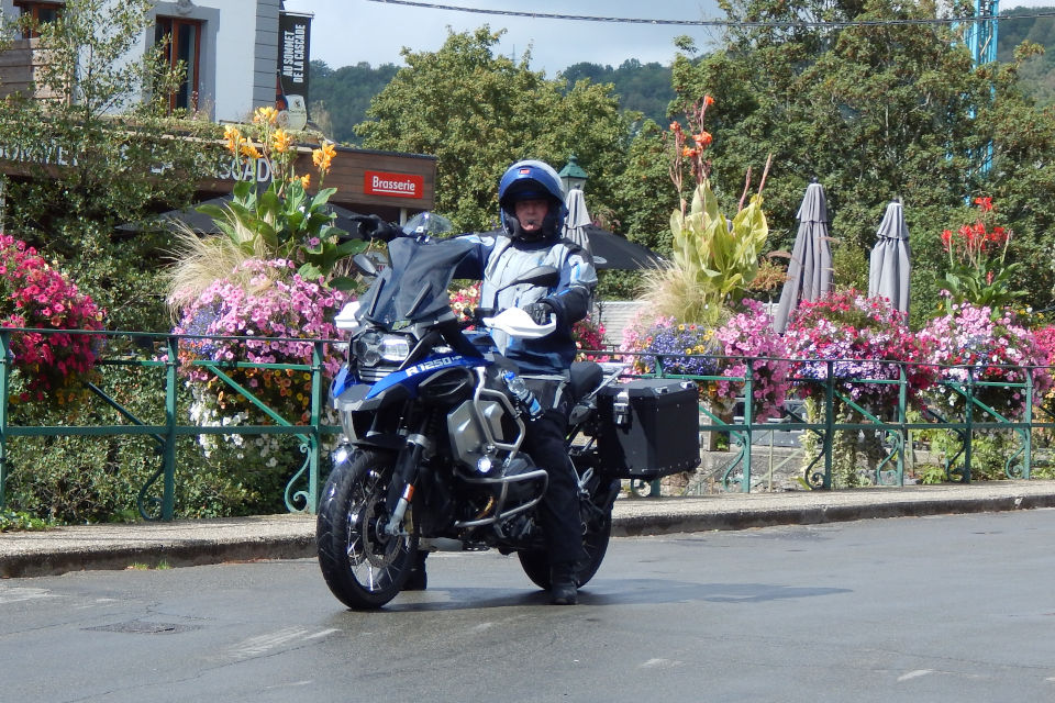 Motorrijbewijspoint Raalte examengarantie AVB en AVD